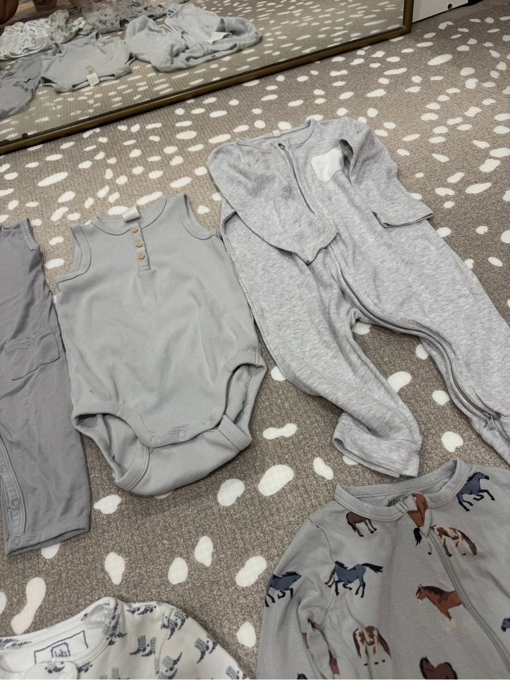 Lot of 5 bamboo sleeper zippy neutral horses kyte baby pima sleeveless romper